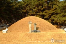 편리한 전사벌왕릉 - KKday 한국 경상북도 인기 명소｜네티즌이... 경상북도 인생샷 명소 총정리, 차량으로 방문 시 더욱 편리한 전사벌왕릉
