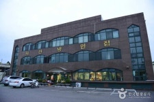 경상남도에서 꼭 가봐야 할 섬세｜경상남도 렌트카 여행 시 가봐야 할 재건냉면 및 금홍. 여기에 인스타 추천 핫플 섬세도 있답니다. - KKday... 
