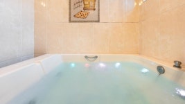 Suncheon Suncheonman GeurigoNa Spa Pensi - KKday Suncheon Suncheonman GeurigoNa Spa Pensi