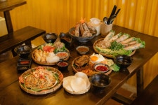 Nem Restaurant에서 정통 베트남식 식사 경험 | 다낭 - 베트남 - KKday Nem Restaurant에서 정통 베트남식 식사 경험 | 다낭 - 베트남