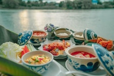 High River Café 랏차부리: 강변 카페 및 식사 - KKday High River Café 랏차부리: 강변 카페 및 식사