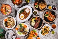 Waterside Karaoke Restaurant | 방콕 - KKday Waterside Karaoke Restaurant | 방콕