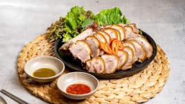 김포 테이블 | 김포 시그니처 족발찜, 한국식 2인용 구이 | 한국인이 운영하는 정통 한식 레스토랑 | 리치 코너 - KKday 김포 테이블 | 김포... 