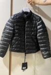 몽클레어(MONCLER) 여성 라모르 숏 다운 재킷 - 블랙 / H10931A00016595OK999 - 938,000 | 무신사 스토어