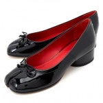 메종 마르지엘라(MAISON MARGIELA) 타비 S58WZ0044 P0046 H2507 여자 펌프스 - 920,000원 | 무신사 스토어