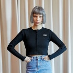 어슈얼아뜰리에(ASSUAL ATELIER) Basic Crop Cardigan (Black) - 사이즈 & 후기 | 무신사 어슈얼아뜰리에(ASSUAL ATELIER)  Basic... 