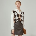 웬스데이딜라잇(WEDEE) V neck argyle knit vest - 138,000 | 무신사 스토어