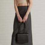 메종246(MAISON246) ROE MEDIUM BAG-CHOCO - 197,600 | 무신사 스토어