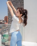 러브유어바디(LOVEYOURBODY) 나일론 뒷판 꼬임 디테일 반팔 티셔츠(오프화이트) - 사이즈 & 후기 | 무신사