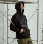 꼬르녹(CORNOQ) PIN LOGO HOODIE - BLACK - 사이즈 & 후기 | 무신사