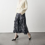 오지(OZIE) OZ_A line black and white vintage art skirt_BLACK - 198,000 | 무신사 스토어
