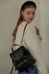 마인비(MINEVIE) 보니백팩 Bonnie Backpack - 퀄팅 블랙 - 사이즈 & 후기 | 무신사 마인비(MINEVIE)  보니백팩 Bonnie Backpack - 퀄팅... 