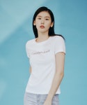 캘빈클라인 진(CALVIN KLEIN JEANS) 2color 여 슬림핏 인스티튜셔널 로고 반팔 티셔츠 (화이트블랙) J223860 - 사이즈 & 후기 | 무신사