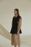 아떼즈(ANTHESE) 카롤 베스트 블랙 - 229,000 | 무신사 스토어 아떼즈(ANTHESE) 카롤 베스트  블랙 - 229,000 | 무신사 스토어