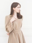 그레이스유(GRACE U) V-Neck Hulling One-Piece (Camel) - 238,000원 | 무신사 스토어