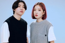 어퍼스트로피 콤마(APOSTROPHE COMMA) 크루넥 포켓 니트 베스트 (블랙) - 사이즈 & 후기 | 무신사