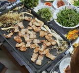 고기 파티 하는 중 ㅎㅎ | 기타 갤러리 - 무신사