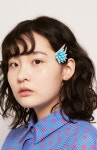 대세로 귀환한 1990년대 레트로 헤어 액세서리 | 무신사