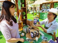 [포토] 롯데아울렛 조아용과 함께 푸드페스티벌서 만나요 | Save Internet 뉴데일리 [포토] 롯데아울렛 조아용과 함께 푸드페스티벌서 만나요