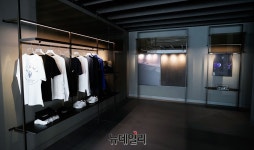 [포토] 마세라티, 글로벌 리테일 콘셉트 사르토리아·오피치나 적용... 글로벌 리테일 콘셉트 사르토리아·오피치나 적용 강남 전시장 오픈