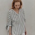 MUSEE(뮤제) VIA V-Neck Cotton-Poplin Blouse_Khaki Stripe | S.I.VILLAGE (에스아이빌리지) [MUSEE]VIA V-Neck Cotton-Poplin Blouse... 