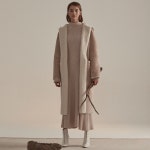 MUSEE(뮤제) [문가영,전효성,최정윤 착용] Mouton Faux-Shering Reversible Long Mustang Coat_Ecru | S.I.VILLAGE... 