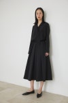 MANUELLE ET GUILLAUME(마누엘에기욤) [ver.2022 Fall New] Moist black full skirt | S.I.VILLAGE (에스아이빌리지) [MANUELLE ET... 