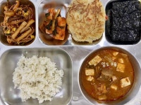 10월 18일 (월) 점심 급식사진 :: 급식 소식 :: 방원중학교 방원중학교 :: 급식 소식 :: 10월 18일 (월) 점심 급식사진