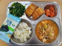 12월 17일 (금) 점심 급식사진 :: 급식 소식 :: 북내초등학교 북내초등학교 :: 급식 소식 :: 12월 17일 (금) 점심 급식사진