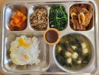 12월 27일 (월) 점심 급식사진 :: 급식 소식 :: 반안중학교 반안중학교 :: 급식 소식 :: 12월 27일 (월) 점심 급식사진