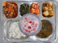 8월 26일 (금) 점심 급식사진 :: 급식 소식 :: 중화고등학교 중화고등학교 :: 급식 소식 :: 8월 26일 (금) 점심 급식사진