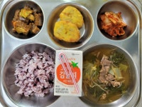 9월 8일 (목) 점심 급식사진 :: 급식 소식 :: 덕동초등학교 덕동초등학교 :: 급식 소식 :: 9월 8일 (목) 점심 급식사진