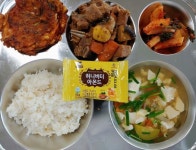 10월 7일 (금) 점심 급식사진 :: 급식 소식 :: 일산양일중학교 일산양일중학교 :: 급식 소식 :: 10월 7일 (금) 점심 급식사진