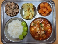10월 17일 (월) 점심 급식사진 :: 급식 소식 :: 인천초은중학교 인천초은중학교 :: 급식 소식 :: 10월 17일 (월) 점심 급식사진