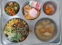 10월 17일 (월) 점심 급식사진 :: 급식 소식 :: 신탄진중학교 신탄진중학교 :: 급식 소식 :: 10월 17일 (월) 점심 급식사진