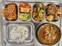 전주덕진중학교 :: 급식 소식 :: 10월18일 식단