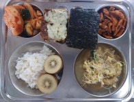 2022년 12월 6일(화) 식단 사진입니다. :: 급식 소식 :: 김해삼계중학교 김해삼계중학교 :: 급식 소식 :: 2022년 12월 6일(화) 식단 사진입니다.