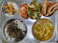 12월 15일 (목) 점심 급식사진 :: 급식 소식 :: 충의중학교 충의중학교 :: 급식 소식 :: 12월 15일 (목) 점심 급식사진