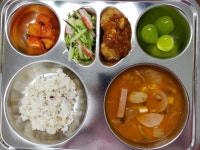 12월 19일 (월) 점심 급식사진 :: 급식 소식 :: 남곡초등학교 남곡초등학교 :: 급식 소식 :: 12월 19일 (월) 점심 급식사진