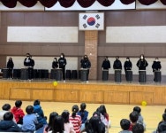1.3. 6학년 언니 오빠들 난타 공연 :: 공지사항 :: 해오름초등학교 해오름초등학교 :: 공지사항 :: ▣ 2023.1.3. 6학년 언니 오빠들 난타 공연