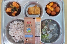 2023년 7월 4일(화)/ 식단 및 식재료 사진 :: 급식 소식 :: 대전관저중학교 대전관저중학교 :: 급식 소식 :: 2023년 7월 4일(화)/ 식단 및 식재료... 