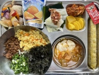 7월 6일 (목) 점심 급식사진 :: 급식 소식 :: 토현중학교 토현중학교 :: 급식 소식 :: 7월 6일 (목) 점심 급식사진