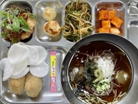 7월 7일 (금) 점심 급식사진 :: 급식 소식 :: 토현중학교 토현중학교 :: 급식 소식 :: 7월 7일 (금) 점심 급식사진