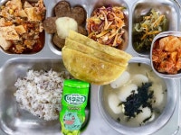 7월 17일 (월) 점심 급식사진 :: 급식 소식 :: 문현여자중학교 문현여자중학교 :: 급식 소식 :: 7월 17일 (월) 점심 급식사진