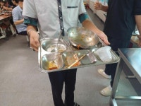 수다의 날 음식물쓰레기 줄이기 실천 급식 지도 실시 :: 급식 소식 :: 장흥관산중학교 장흥관산중학교 :: 급식 소식 :: 수다의 날 음식물쓰레기... 