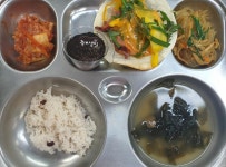 10월 10일 (화) 점심 급식사진 :: 급식 소식 :: 학산여자중학교 학산여자중학교 :: 급식 소식 :: 10월 10일 (화) 점심 급식사진