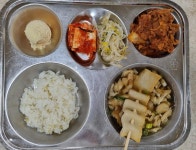 10월 23일 (월) 점심 급식사진 :: 급식 소식 :: 장내중학교 장내중학교 :: 급식 소식 :: 10월 23일 (월) 점심 급식사진