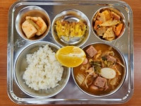 10월 26일 (목) 점심 급식사진 :: 급식 소식 :: 두일초등학교 두일초등학교 :: 급식 소식 :: 10월 26일 (목) 점심 급식사진