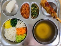 10월 27일 (금) 점심 급식사진 :: 급식 소식 :: 거학초등학교 거학초등학교 :: 급식 소식 :: 10월 27일 (금) 점심 급식사진