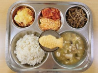 10월 31일 (화) 점심 급식사진 :: 급식 소식 :: 신금초등학교 신금초등학교 :: 급식 소식 :: 10월 31일 (화) 점심 급식사진